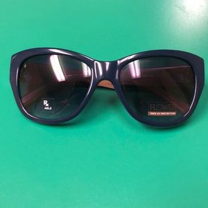 Woman’s Sunglasses